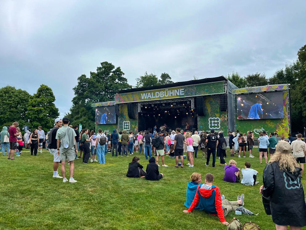 Das erste Konzert hat begonnen.