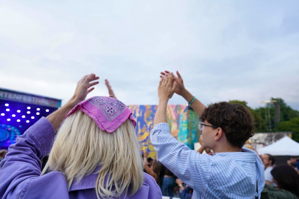 Ski Aggu Gurtenfestival. Die Leute feierten Ski Aggu auf dem Gurten.