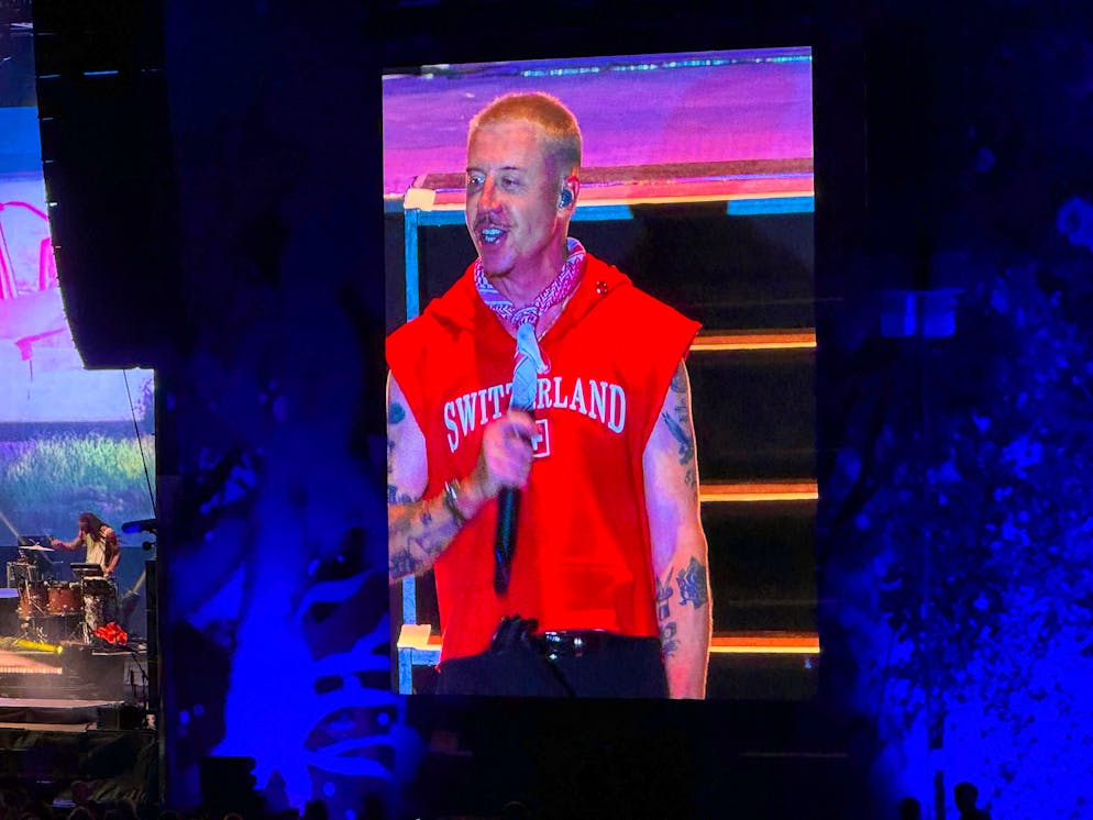 We give his clothes 10 out of 10 points.