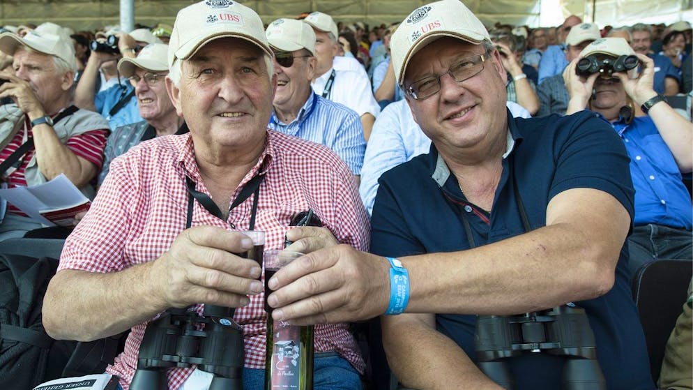 Nebst dem Bier ist auch Wein ein beliebtes Getränk.
