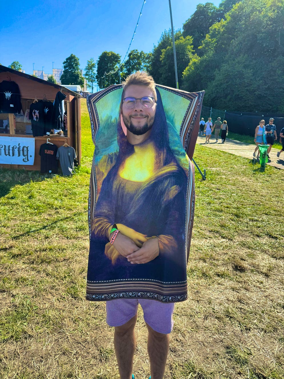 He is a particularly creative Gurten fan: Rene, er, Mona Lisa.