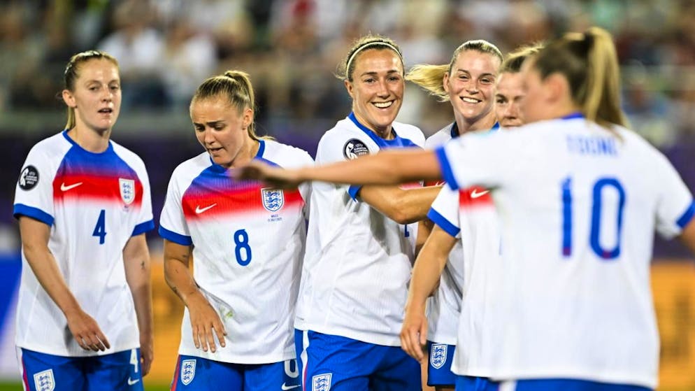 Die Engländerinnen sind nach Fehlstart im Turnier angekommen - nun wartet Schweden im Viertelfinal
