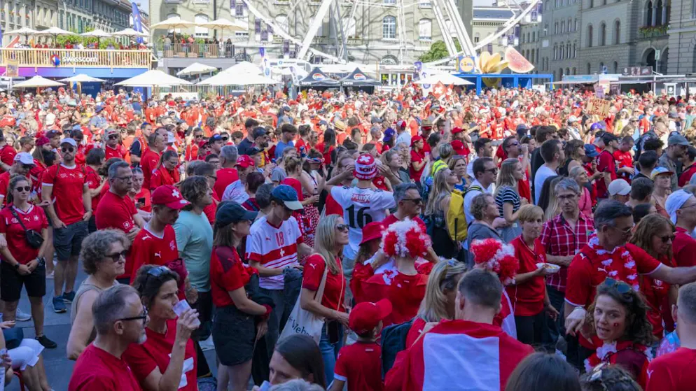 Euro 2025. Migliaia tifosi spagnoli e svizzeri in corteo a Berna