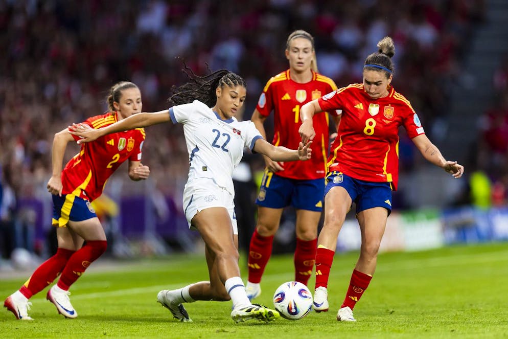 Spanien behält gegen die Schweiz die Oberhand.