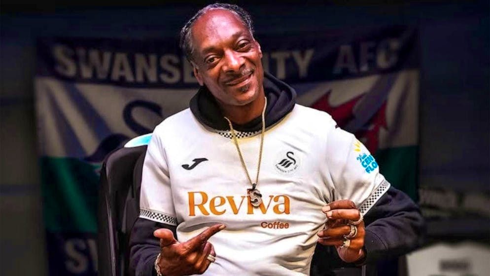 US rapper Snoop Dogg is now a co-owner of Swansea City.