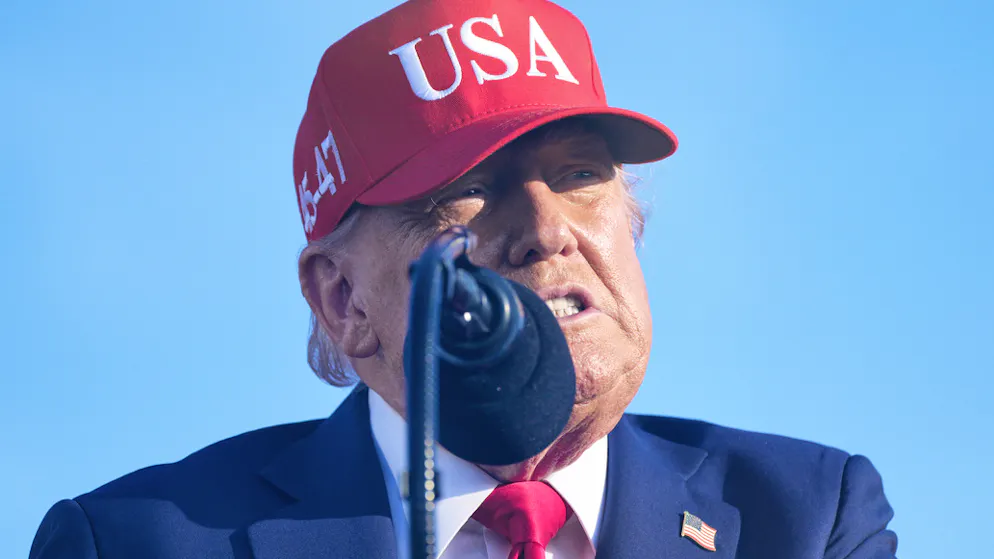 Le président américain Donald Trump a annoncé jeudi son intention de poursuivre le Wall Street Journal.