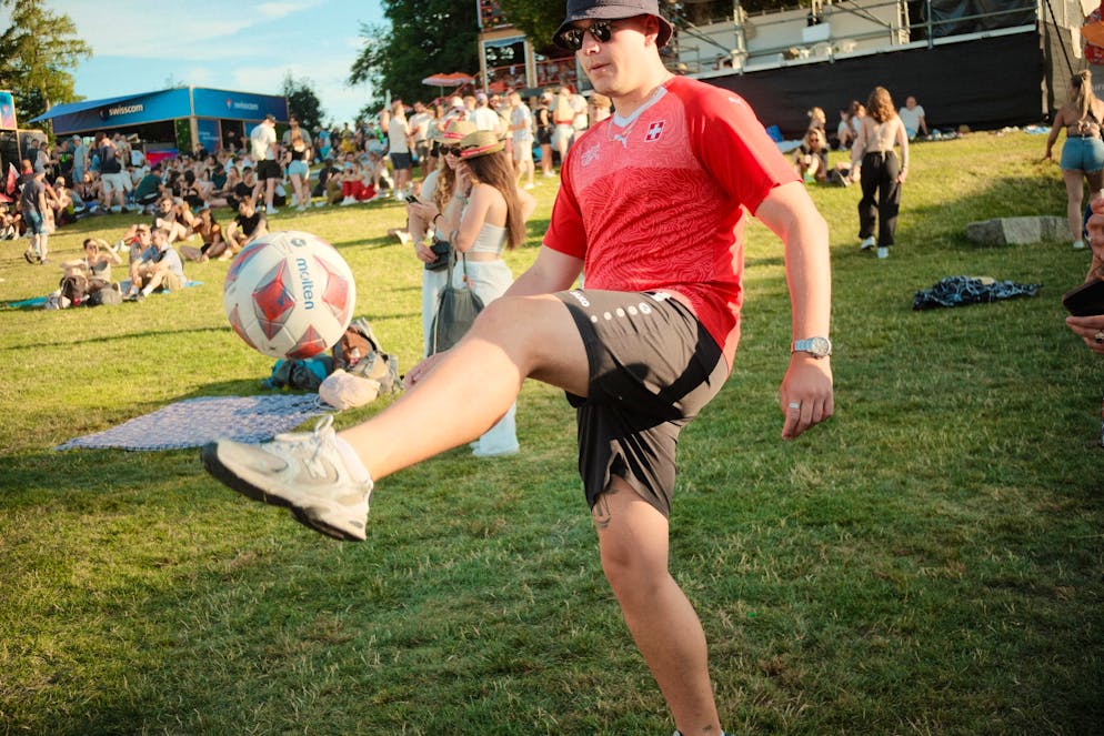 Es gibt auch Musikfans, die durchaus Talent zum Fussballer hätten ...