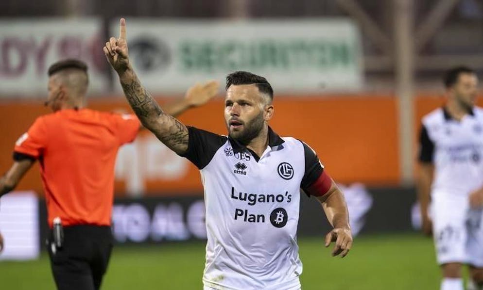 La gioia del capitano di serata