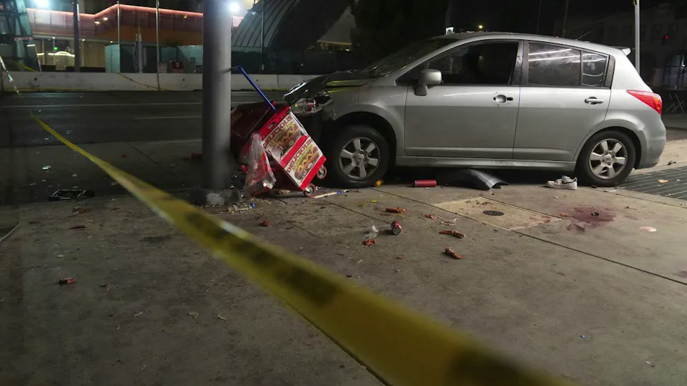 Conducente ferito. Auto su folla a Los Angeles, gesto deliberato o disattenzione?