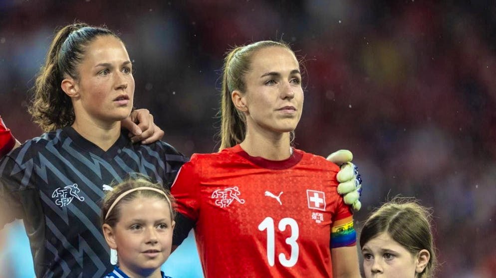 Goalie Livia Peng (left) and captain Lia Wälti were among the outstanding players in the Swiss national team at the European Championships