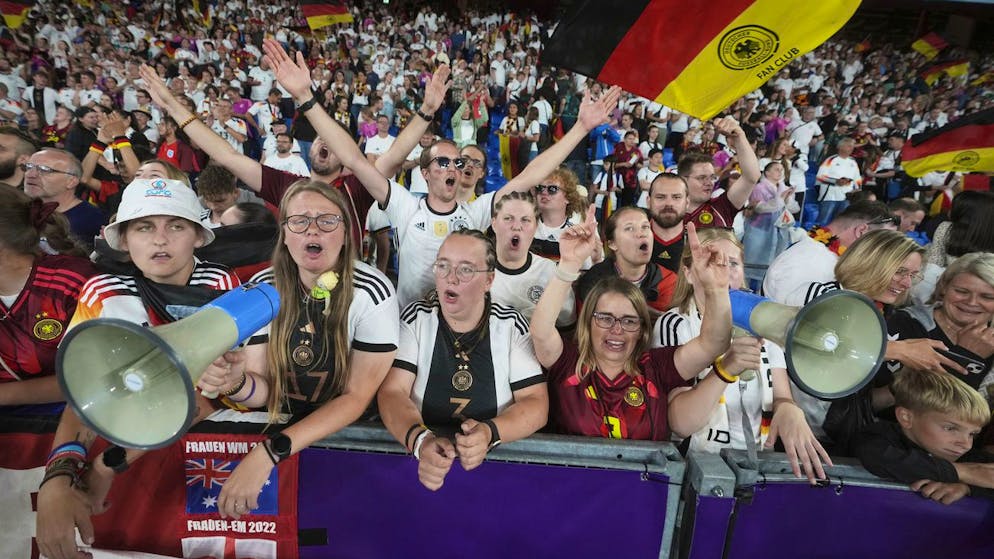 Im ausverkauften St. Jakob-Park waren so viele Frauen wie noch nie zuvor.