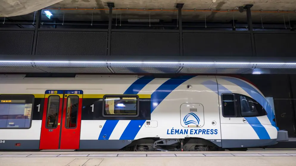 L'offre en transports publics dans le Grand Genève doit mieux répondre aux besoins par un élargissement des horaires du Léman Express, estiment les associations Transports et environnement (ATE) et Rail Dauphiné Savoie Léman (ARDSL).