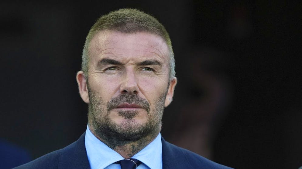 «Che disastro!». David Beckham sbaglia a tagliarsi i capelli e viene preso in giro