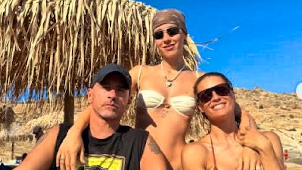 Vacanze al mare insieme. Michelle Hunziker ed Eros Ramazzotti festeggiano il loro ricongiungimento