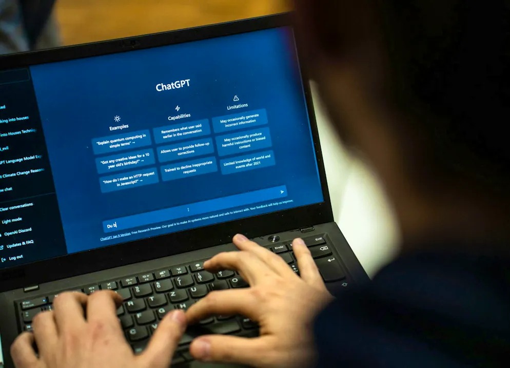 ChatGPT è sviluppato dalla società OpenAI.