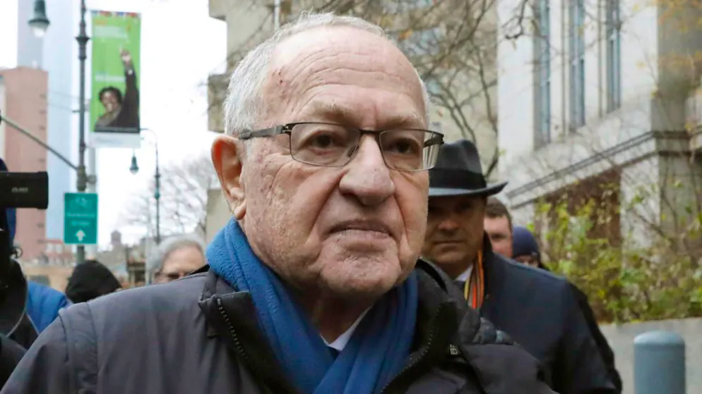 A chiederlo è anche il noto avvocato Alan Dershowitz.