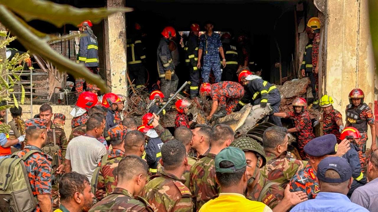 Bangladesh. After plane crash in Dhaka: 25 children among the fatalities