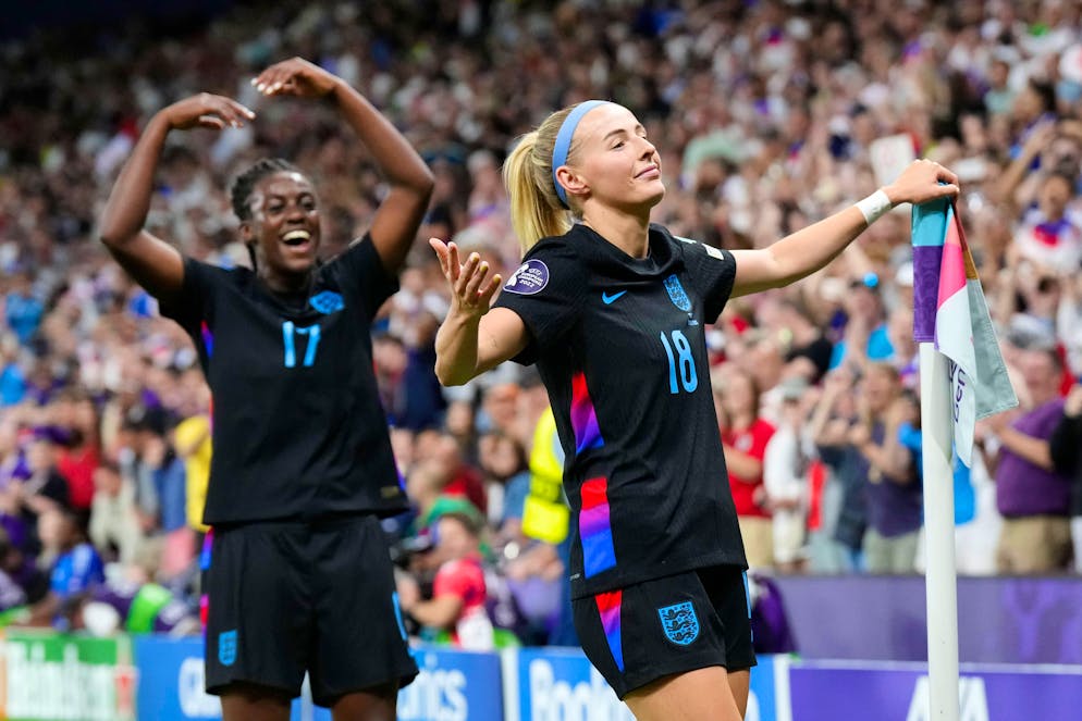 Agyemang (à gauche) et Kelly ont propulsé l’Angleterre en finale.