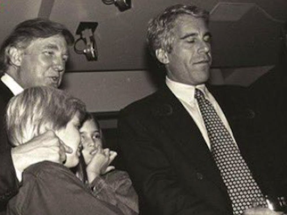 Fotos belegen, dass Trump und Epstein miteinander zu tun hatten.