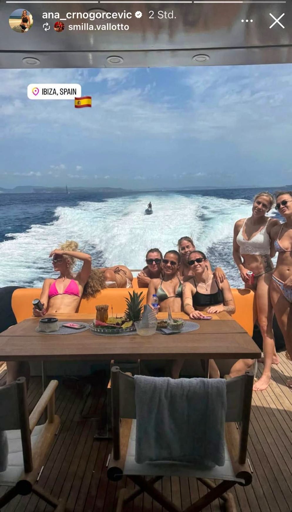 Nati-Stars auf Ibiza. Die Nati-Spielerinnen verbringen auf einer Yacht in Ibiza gemeinsam Zeit ...
