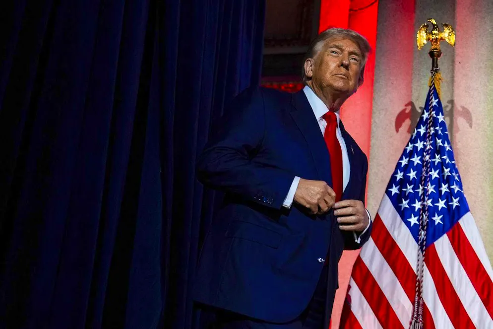 Donald Trump does what he likes. He even adjusts the past in the history books.