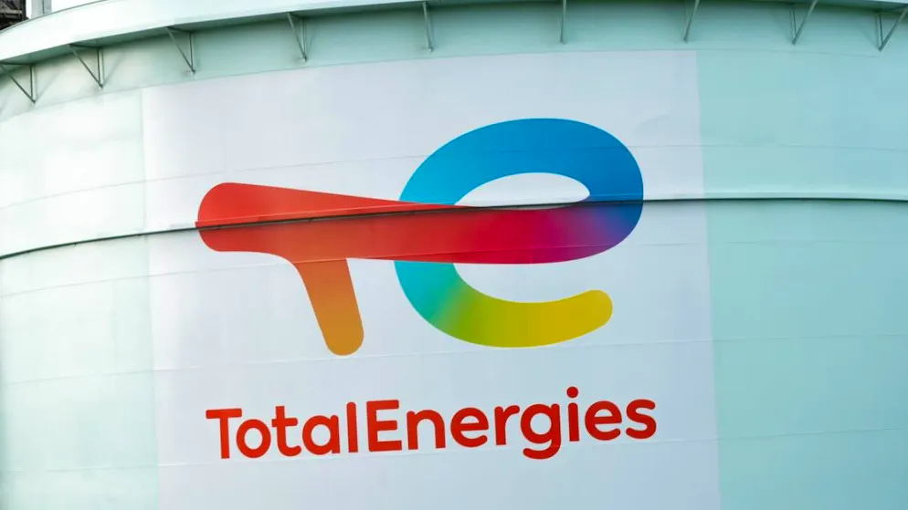Le bénéfice net du groupe pétro-gazier TotalEnergies a chuté de 29% au 2e trimestre. (archive)