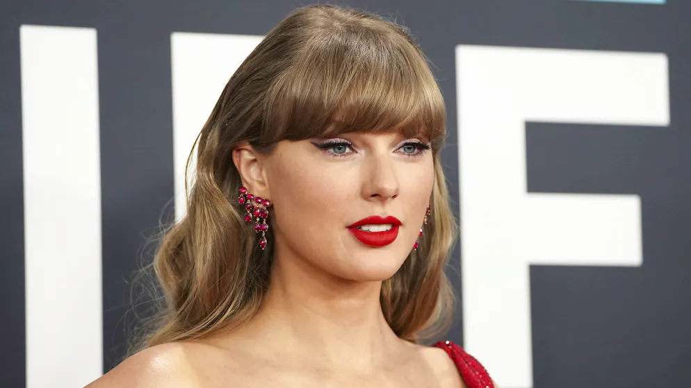 Le musée Madame Tussauds a dévoilé mercredi treize nouvelles statues de cire de la vedette américaine de la musique Taylor Swift.