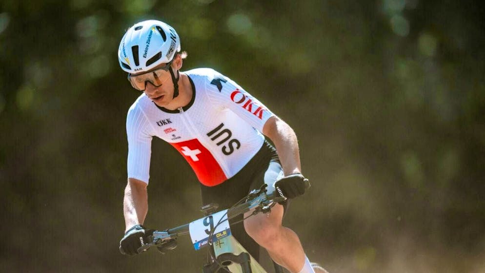 Four short track medals for the Swiss team - Gallery. Luca Schätti on his way to European Championship gold