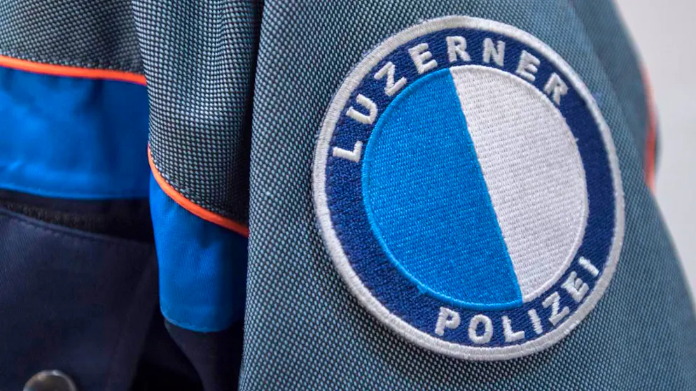 Treno travolge auto nel canton Lucerna