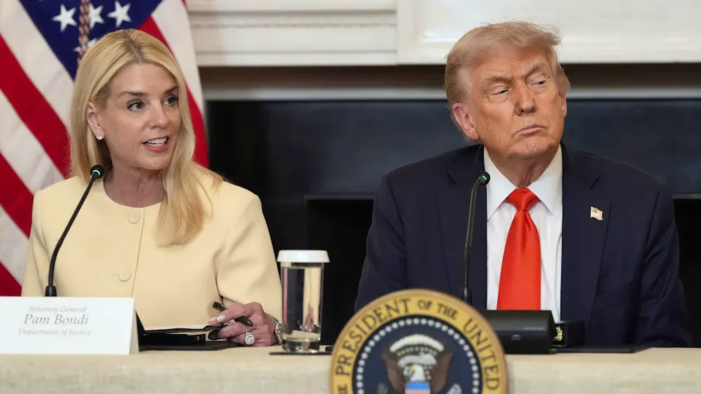 Justizministerin Pam Bondi muss sich heute einem Untersuchungsausschuss im Kongress stellen – ihr Auftritt könnte auch für US-Präsident Donald Trump heikel werden. 