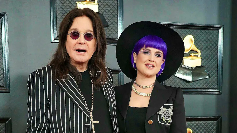 Ozzy Osbourne et sa fille Kelly auraient eu une relation fusionnelle.