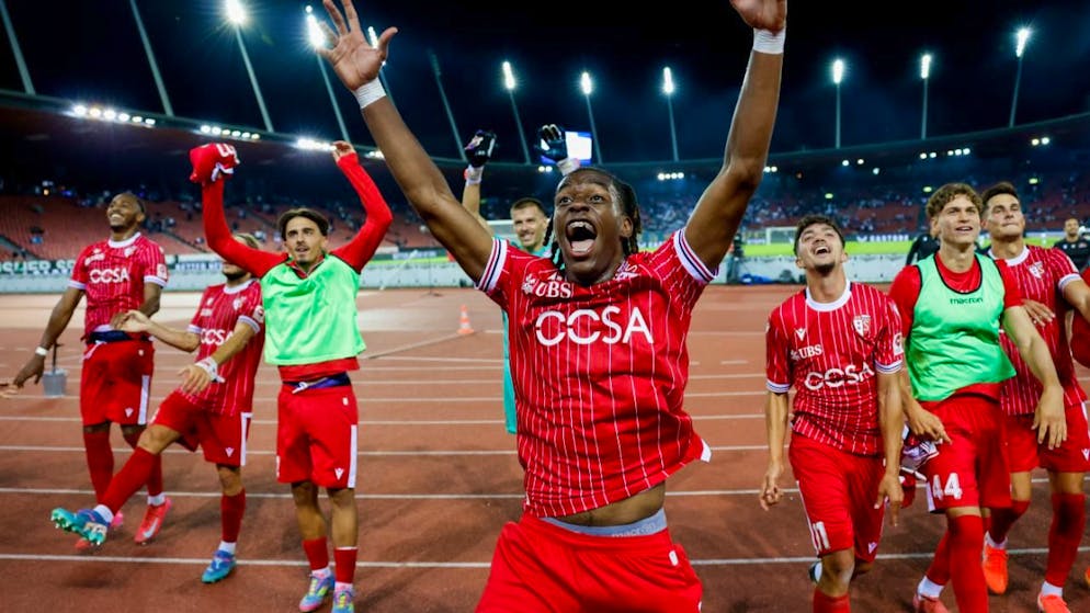 Die Spieler des FC Sion jubeln über einen kaum mehr für möglich gehaltenen Auswärtssieg