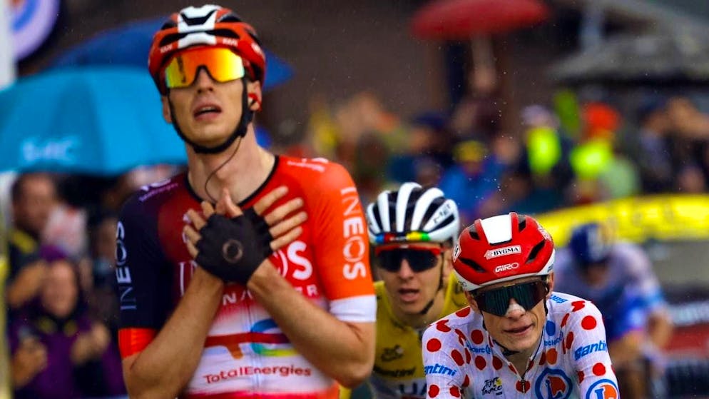 Thymen Arensman finishes first in the 19th stage of the Tour de France ahead of Jonas Vingegaard and Tadej Pogacar