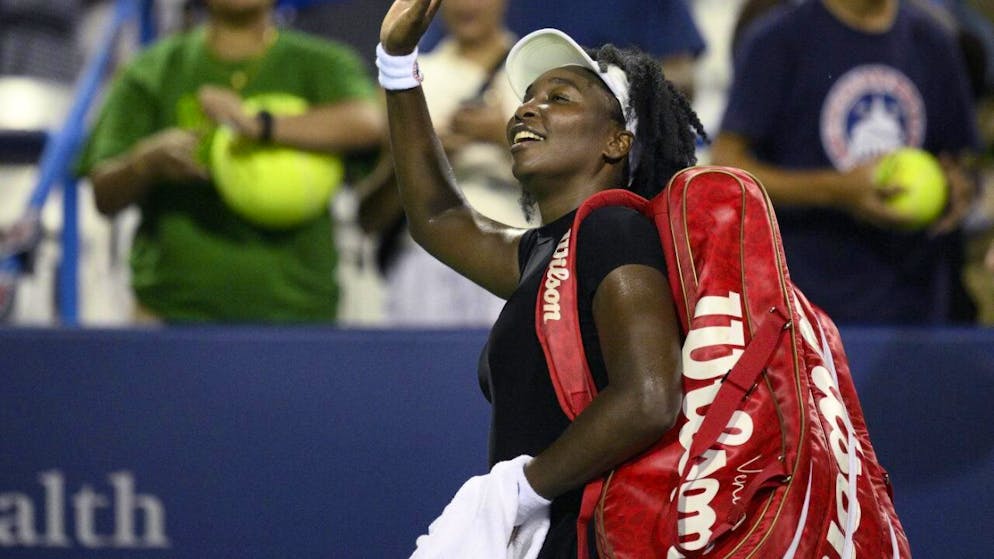Venus Williams verlässt den Platz in Washington mit einem Lächeln
