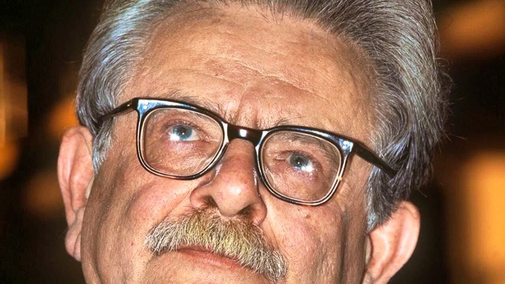 The contemporary witness and chronicler Elias Canetti was born 120 years ago - Gallery. The writer, theorist and Nobel Prize winner Elias Canetti is to receive a new Zurich edition of his works. Two volumes are to be published every year. (archive picture)