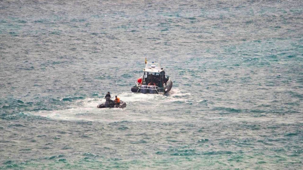 Two Guardia Civil boats intercept several migrants. Photo: Antonio Sempere/EUROPA PRESS/dpa