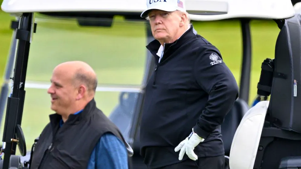 Visite officielle. Trump immobilise l’Écosse pour taper quelques balles sur le green de Turnberry