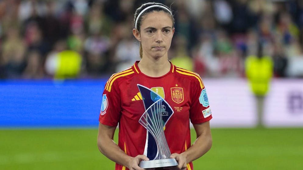 Ce trophée de meilleure joueuse de l'Euro 2025 ne suffira certainement pas à consoler Aitana Bonmati.
