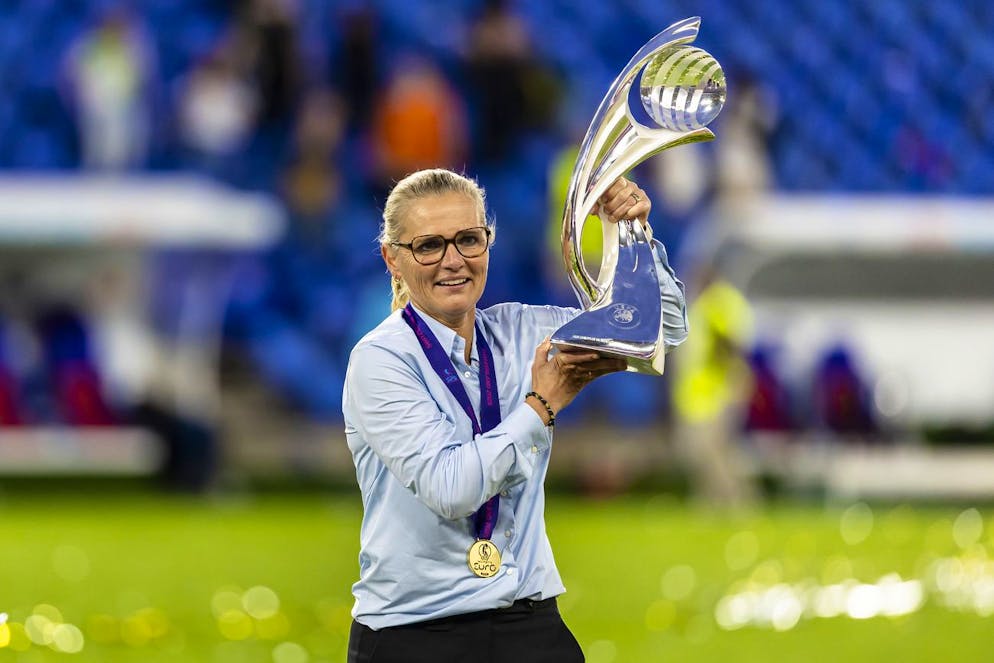 England-Coach Sarina Wiegman führt England zum zweiten EM-Titel in Folge. Für sie persönlich ist es gar der dritte EM-Erfolg in Folge.