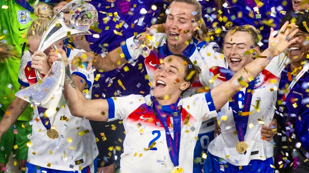 L'Anglaise Lucy Bronze a joué tout l'Euro 2025 avec un tibia gauche fracturé.
