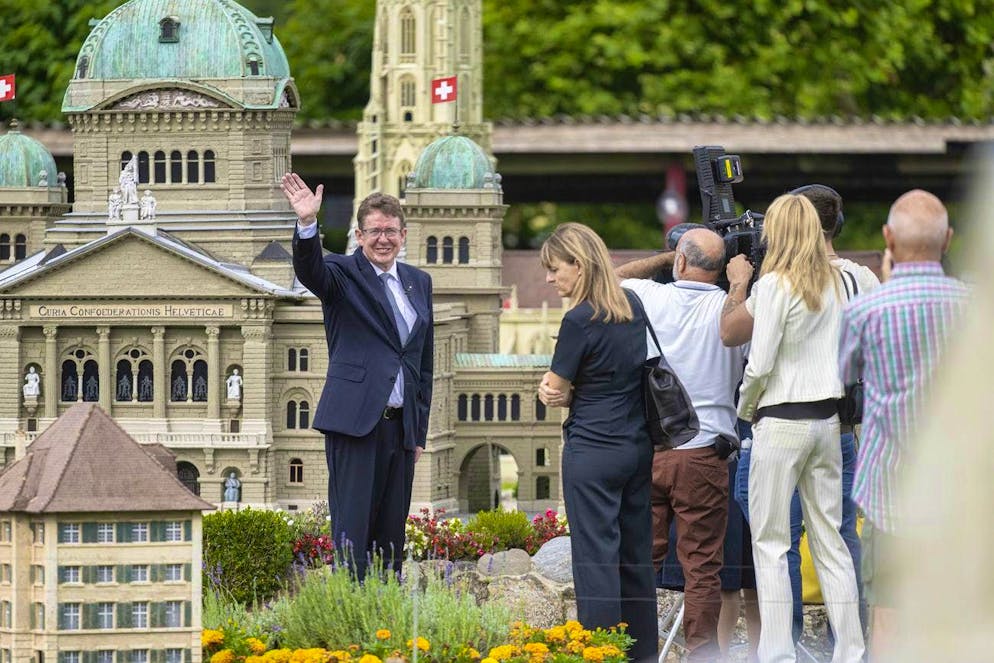Albert Rösti visited the Swissminiatur in Melide on August 1, 2023, where he presented himself as a larger-than-life Federal Councillor.
