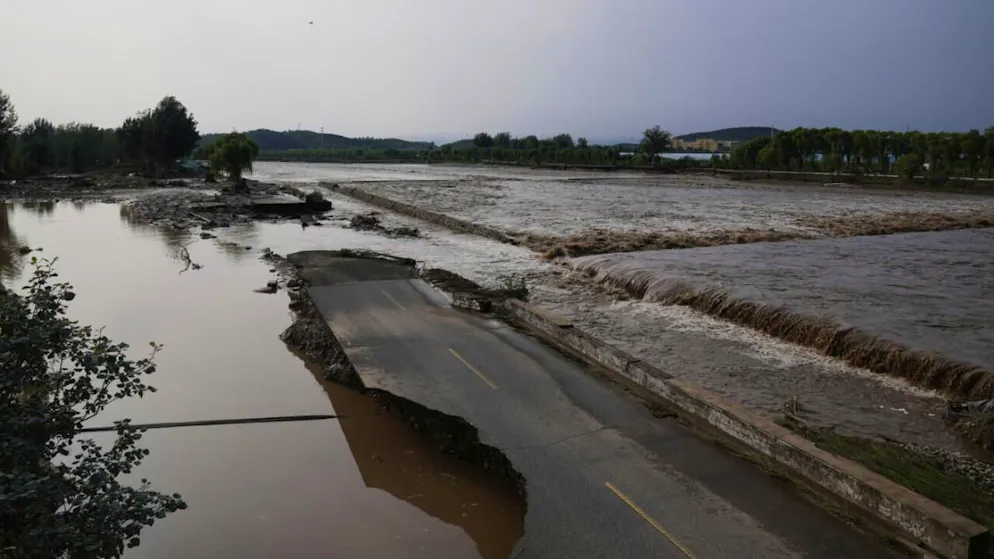 Le président chinois Xi Jinping a exhorté les autorités à se préparer au pire et à procéder rapidement à l'évacuation des habitants des zones menacées par les inondations.