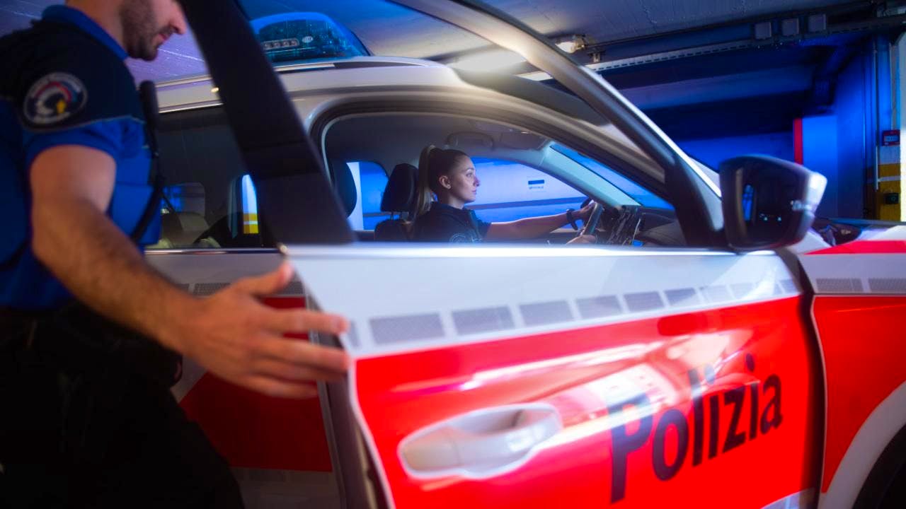 Drogenhandel. Tessiner Kantonspolizei beschlagnahmt Kokain und Schusswaffen