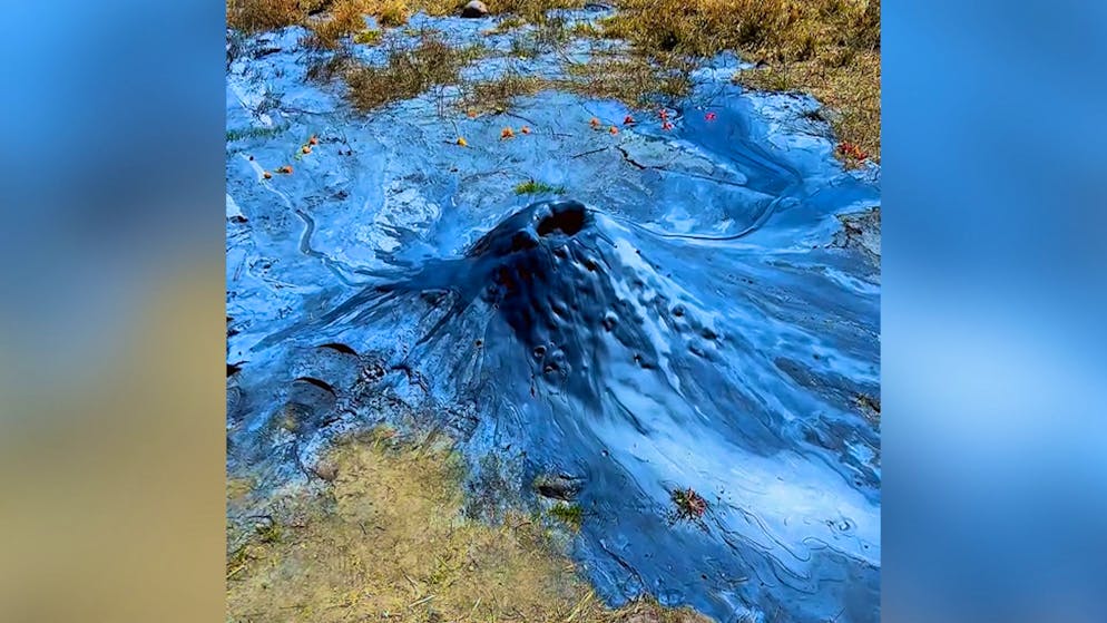 Geologisches Phänomen. Ist das der kleinste Vulkan der Welt?