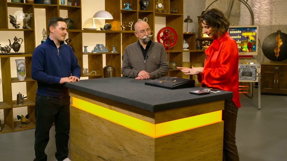 Der Verkäufer Robin brachte Moderator Horst Lichter und Experterin Wendela Horz.zum Lachen: «Mein Opa hat mir zehn Prozent zugesichert. Ich denke, da werde ich ihm noch mal auf den Fuss treten, nachdem die Expertise so hoch ausgefallen ist.»