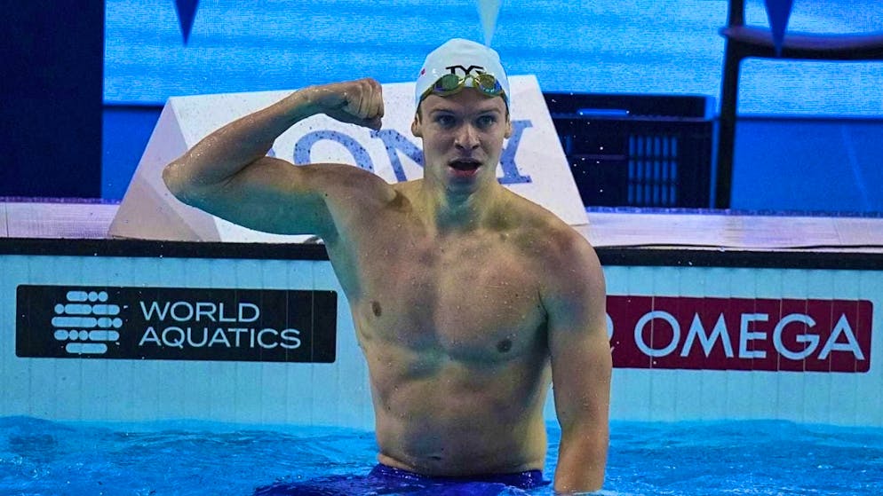Frenchman Léon Marchand is delighted with his world record in the 200 m medley.