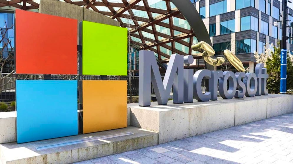 Profits jumped by almost a quarter to 27 billion dollars in the final quarter of Microsoft's financial year. (archive image)