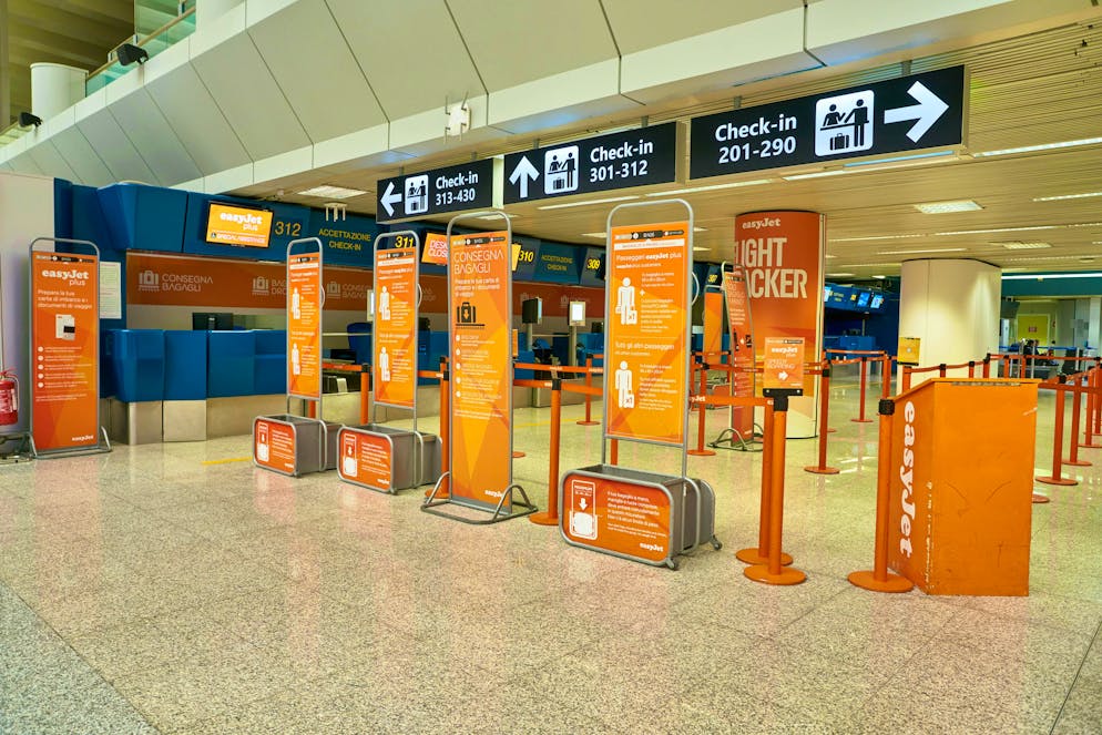 Sui voli easyJet, molto popolari tra i viaggiatori svizzeri, l'esperienza dell'imbarco a volte si trasforma in ansia quando si vede la cornice di controllo arancione.