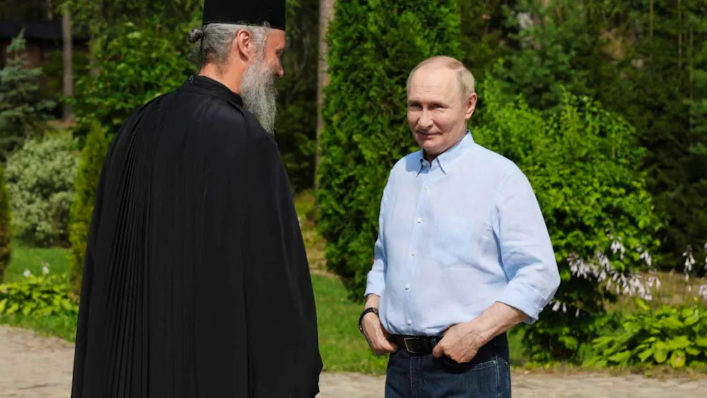 Der russische Präsident Wladimir Putin (r) besucht das Walaam Kloster auf der Walaam Insel im Ladoga See in der Republik Karelien. Foto: Gavriil Grigorov/Pool Sputnik Kremlin/AP/dpa