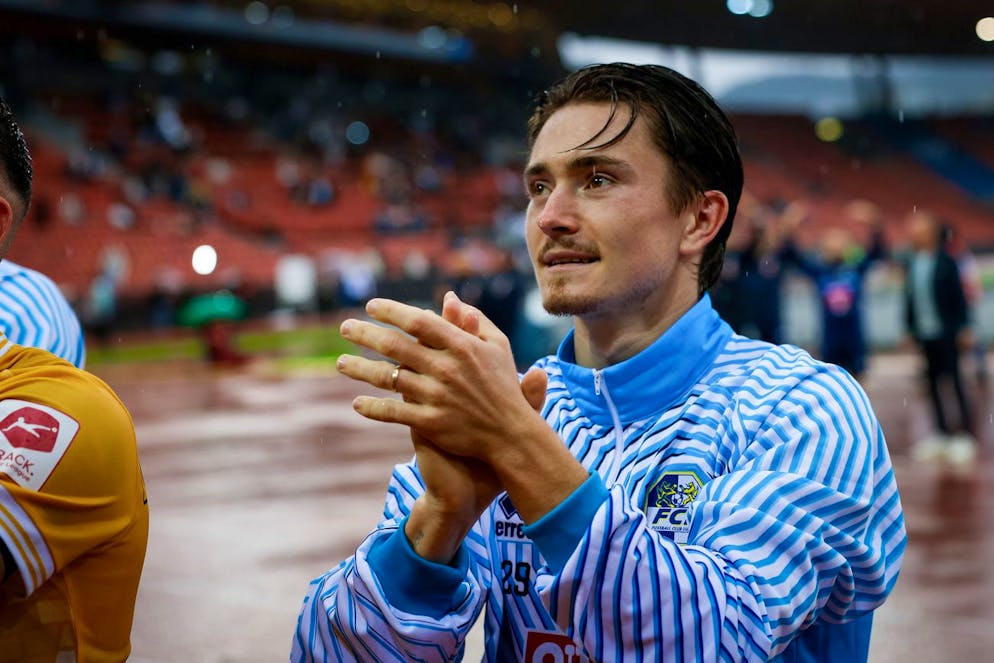 Matteo Di Giusto (FCL) jubelt vor den Fans waehrend dem Meisterschaftsspiel der Super League zwischen dem Grasshopper Club Zuerich und dem FC Luzern am Samstag, 26. Juli 2025, im Stadion Letzigrund in Zuerich. (KEYSTONE/Christian Merz)